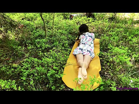 ❤️ ටින්ඩර් මත සිටින ආගන්තුකයෙක් මගේ පුකට ස්වයං වින්දනයේ යෙදෙන අතර වනාන්තරයේ දැඩි ආශාවකින් කෙලෙසයි ❤️❌ Porno අප වෙත ﹏